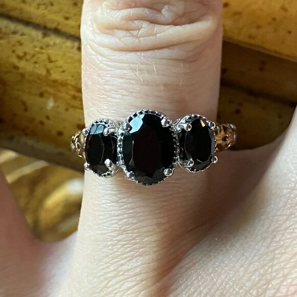 Natural Black Spinel Sterling Silver Ring Size 7 - Picture 1 of 9